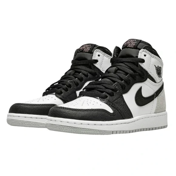 NIB Jordan 1 Retro High OG Sneakers - Picture 1 of 2